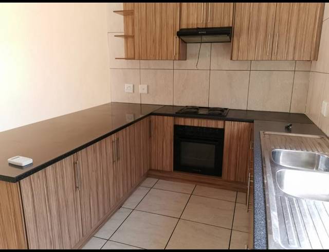 3 BEDROOM PROPERTY TO RENT IN ROTHDENE